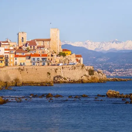 De L'étoile Antibes